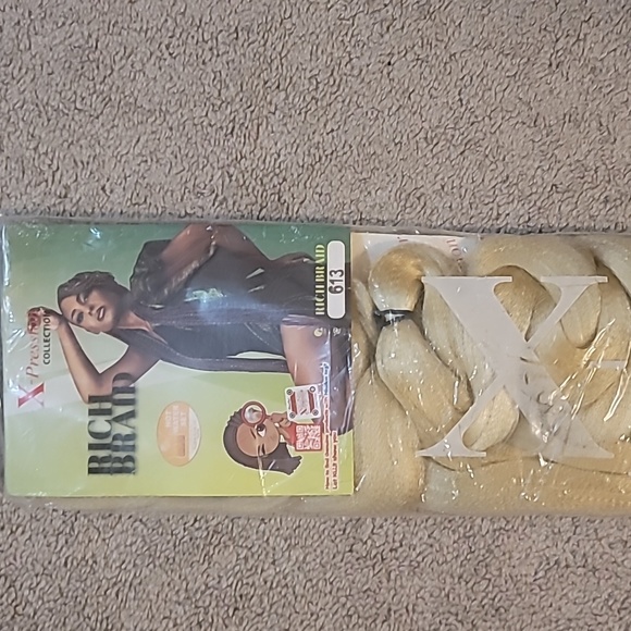 Hair Extensions - Picture 1 of 3